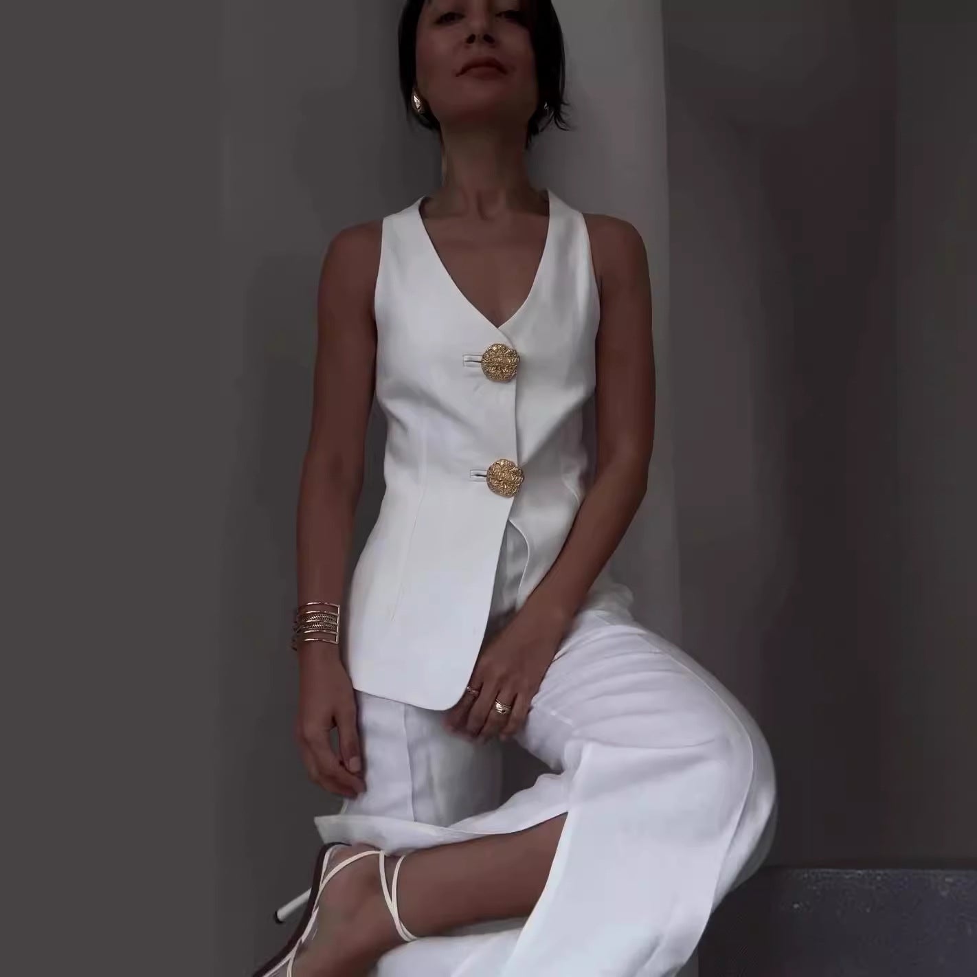 Tara | Elegancki bezrękawnik w wąskim kroju